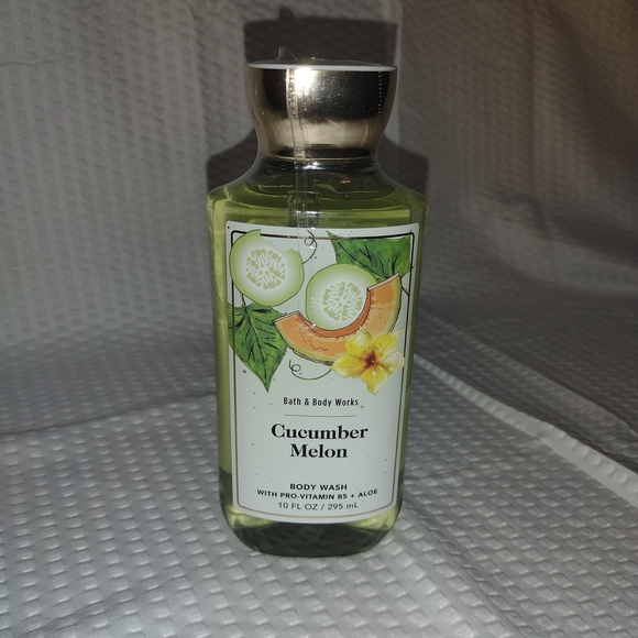 Bath & Body Works Cucumber Melon Body Wash - Light Green - Picture 1 of 4
